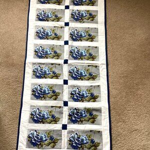 New Handmade Rectangle Quilted Table Runner Reversable Table Linens Home Decor